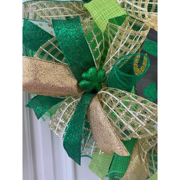 Saint Patricks Day Leprechaun in Pot of Gold Sign Ribbon Wreath Door Hanger - Picture 4 of 7